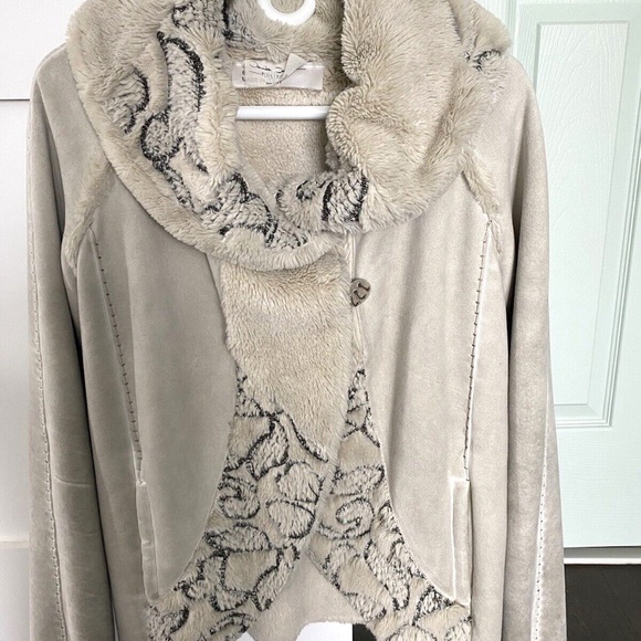 Elisa Cavaletti Daniela Dallavalle teddy jacket sz S beige Made in Italy - Picture 1 of 14